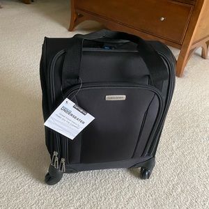 Samsonite BRAND NEW under seater suitcase